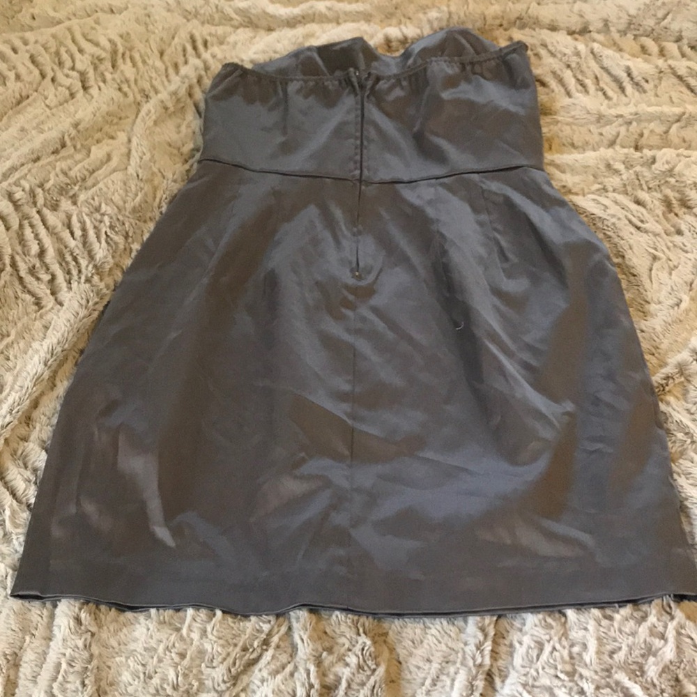 Grey satin strapless dress - Picture 2 of 4